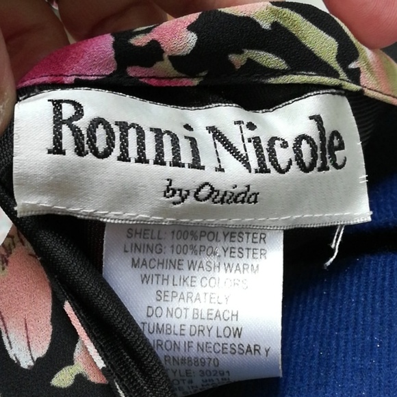 Dress - Picture 3 of 6